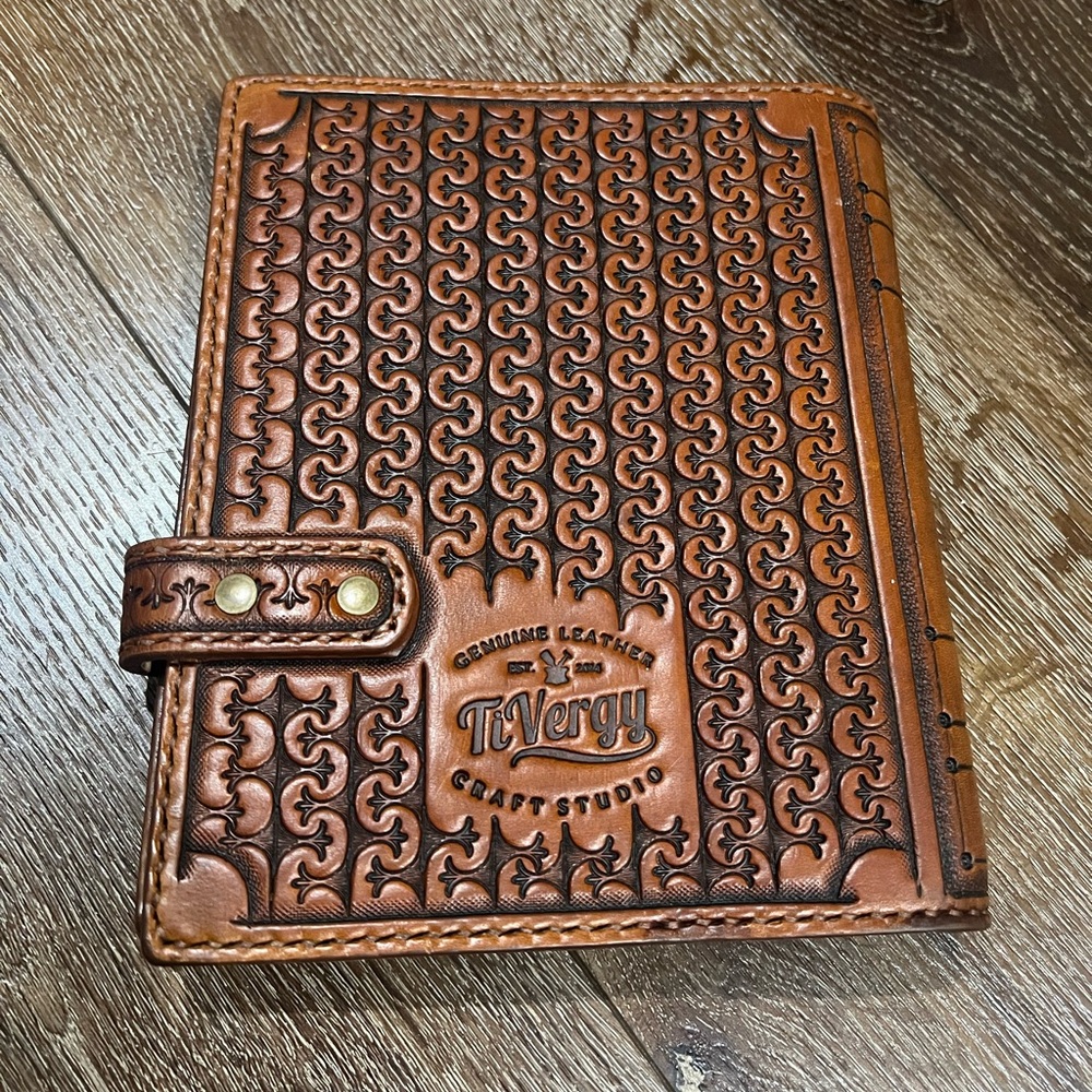 Tivergy Floral Embossed Leather Journal - Picture 2 of 11